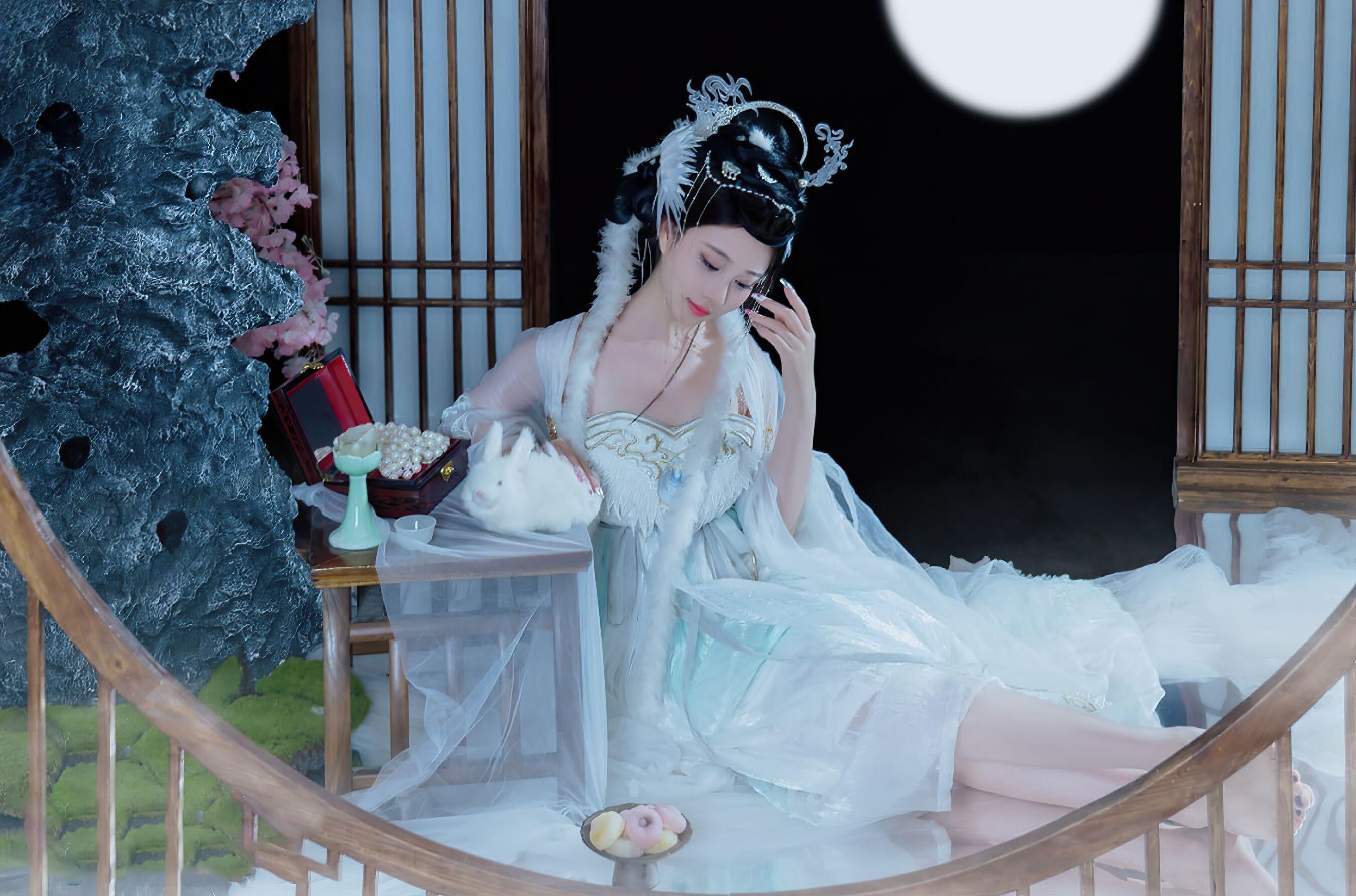 国模套图 年年《嫦娥仙子》(6)