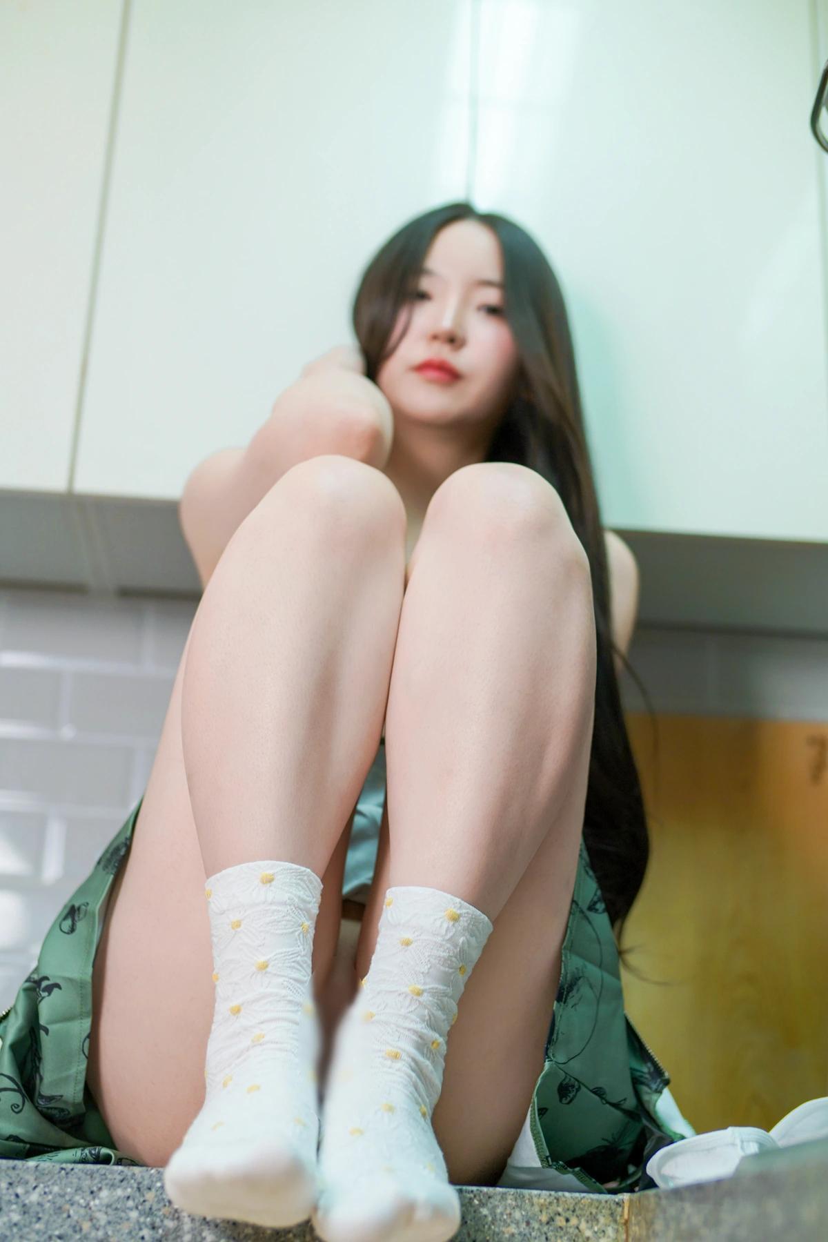 Yeolmu 열무, PhotoBook 「Pose On The Stairs And The Sink」(19)