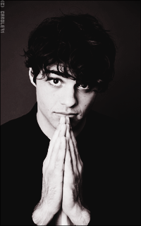 Noah Centineo UBIrHjd9_o