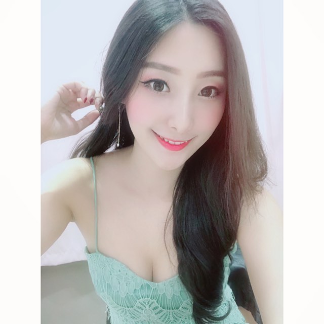 直播正妹—吳采婕 as9ezJYA o - 直播正妹—吳采婕