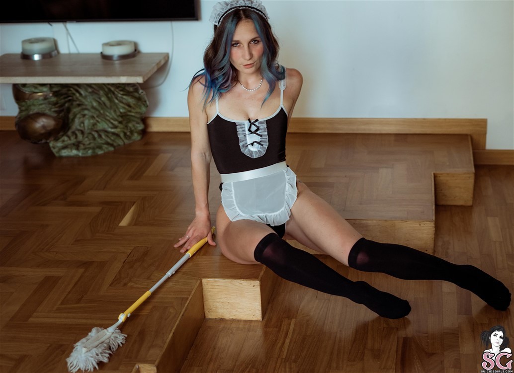 Wildsignorina Suicide, Not your regular Cinderella