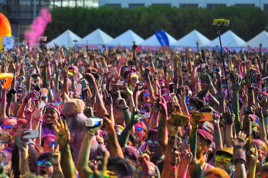 manila - Photo by Jhay NaLang Po: https://www.pexels.com/photo/people-raising-their-hands-6591491/