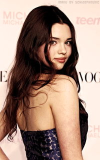 India Eisley SsupiZdY_o