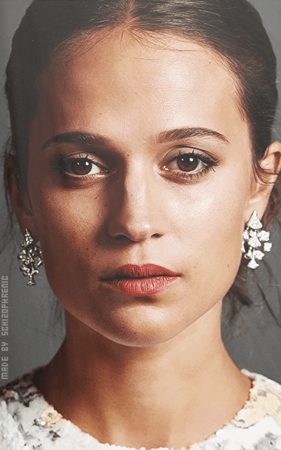 Alicia Vikander AdwU06rP_o