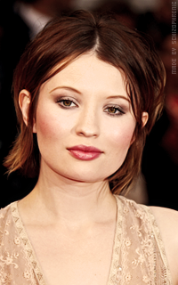 Emily Browning U6tDu1UR_o