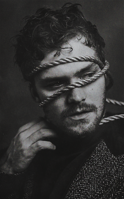 Finn Jones VKXVw4nu_o