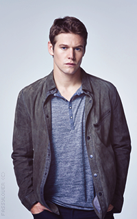 Zach Roerig  GO0fOFRs_o