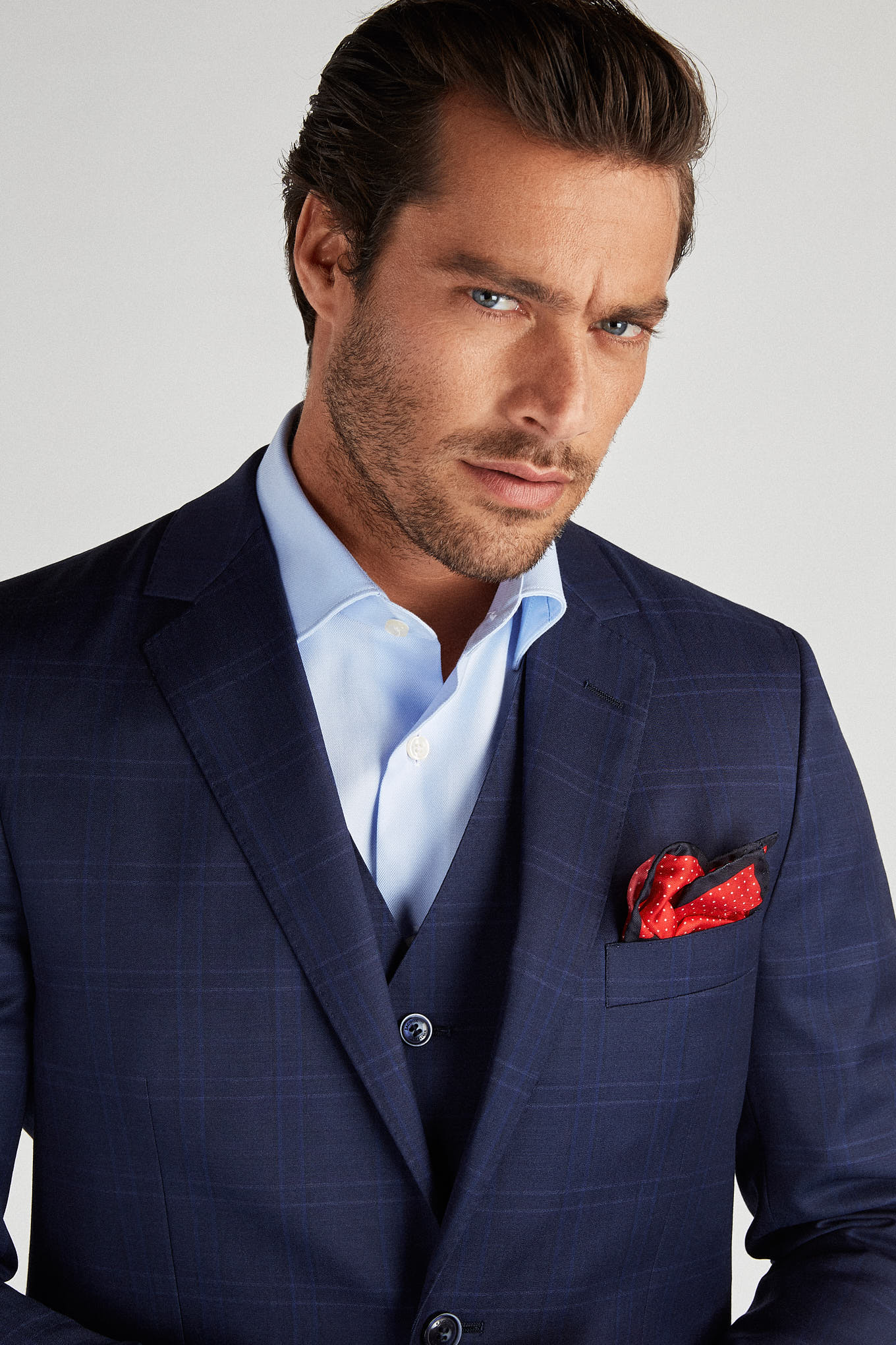 MALE MODELS IN SUITS: Gonçalo Teixeira for SACOOR