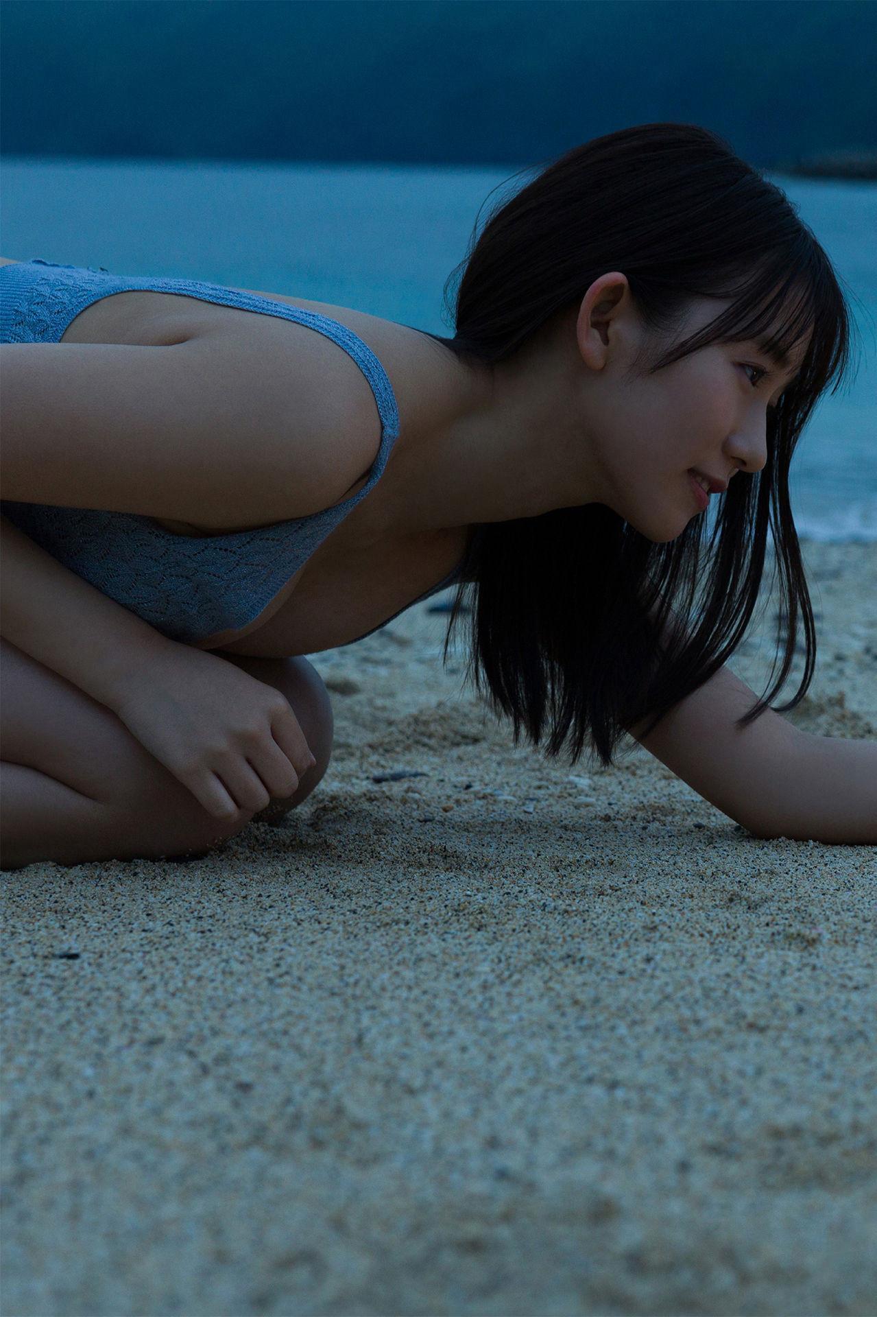 Nene Shida 志田音々, ファースト写真集アナザーバージョン 『ｎｅｎｅ－まるっとりっぷ－』 Set.01(28)