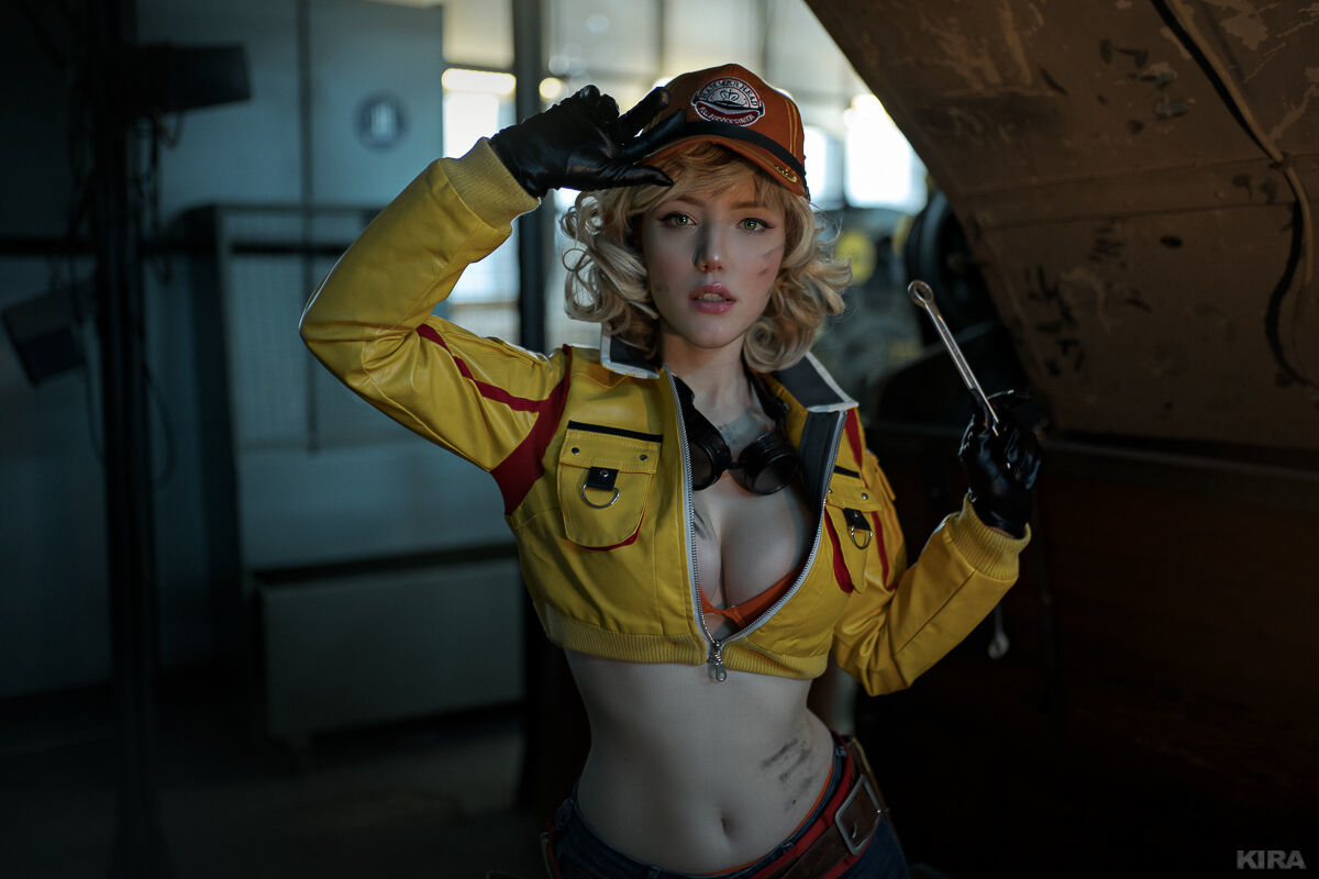 Lada Lyumos - Cindy Aurum