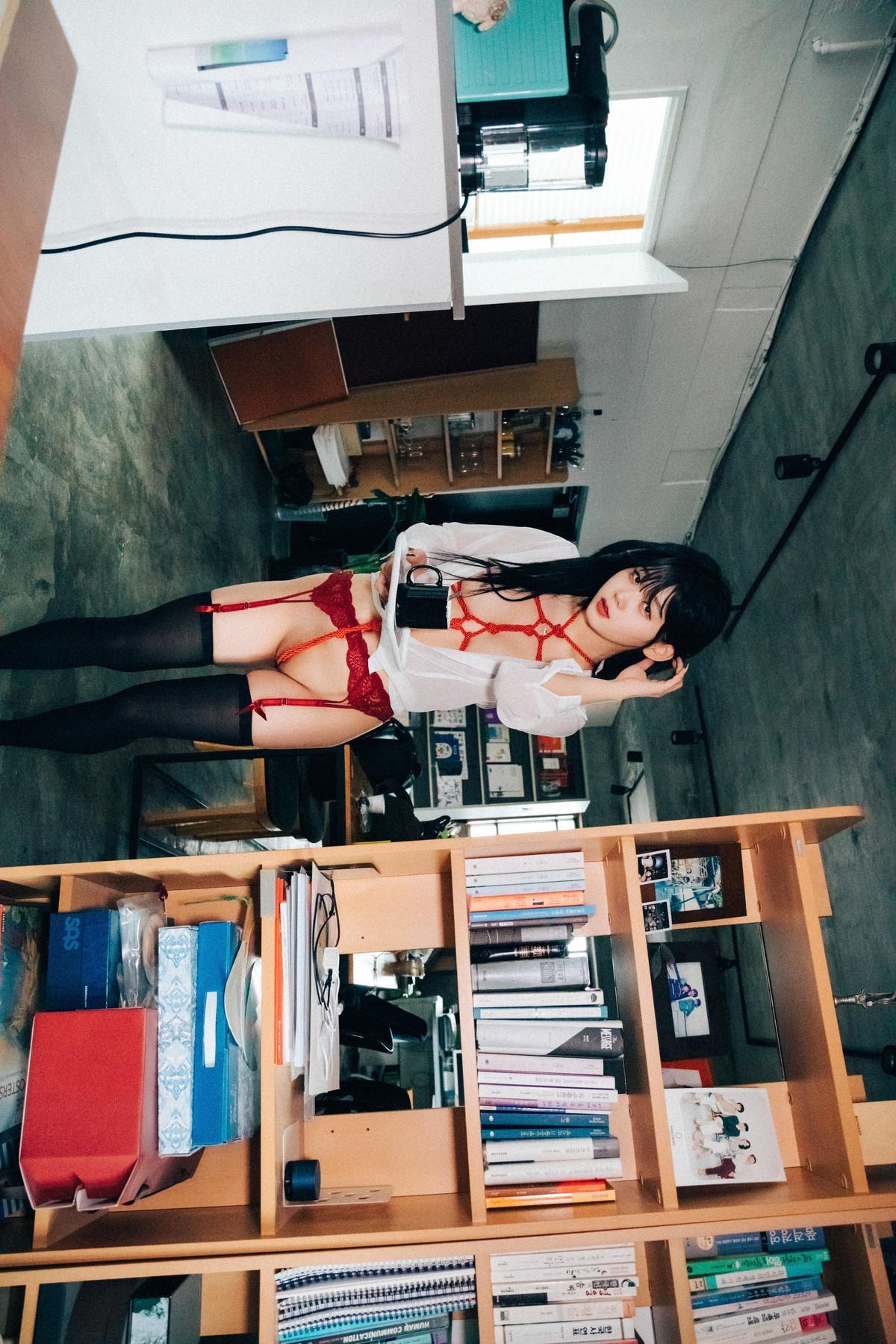 ZIA.Kwon 권지아, Loozy ‘Office Slave’ Set.04(21)