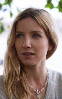 Annabelle Wallis FbCPtfo4_o