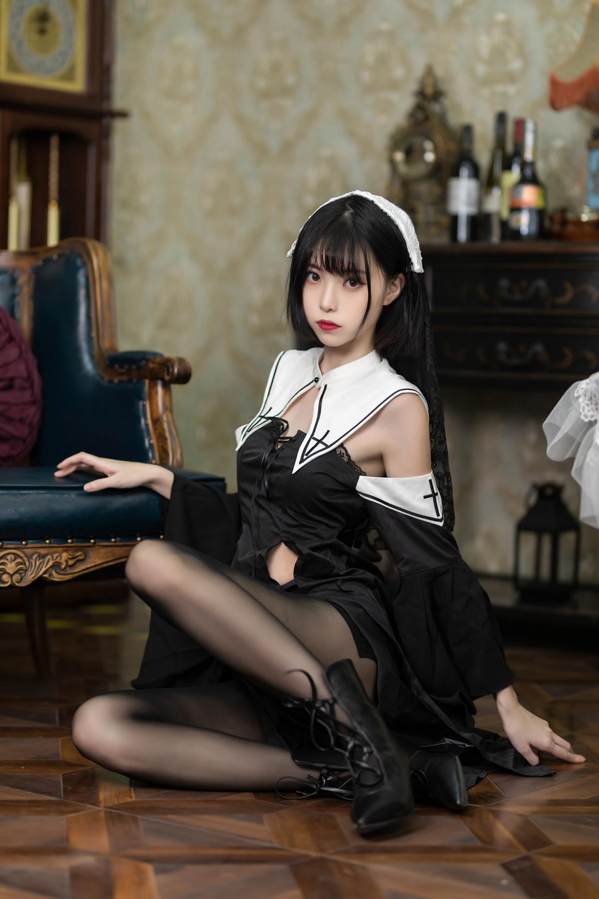 Cosplay 许岚LAN – 暗黑修女(33)