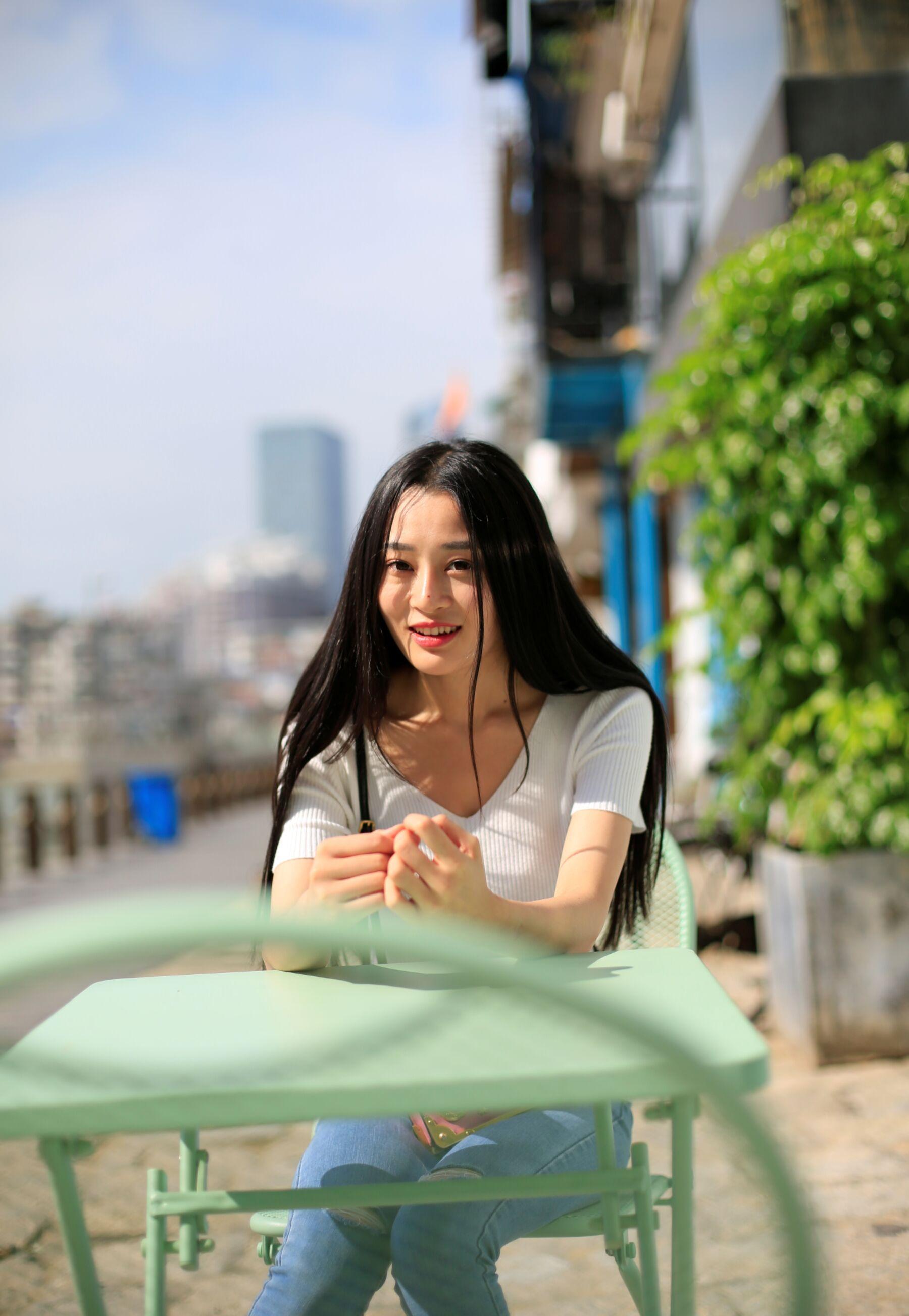 国模套图 素人私房流出(306)