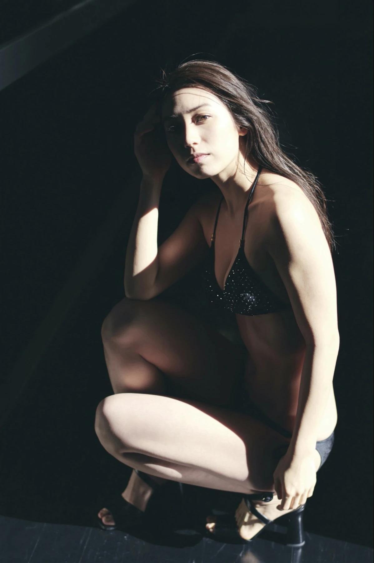 Airi Sato 佐藤あいり, FRIDAYデジタル写真集 「新宿ロンリネス」 Set.01(17)