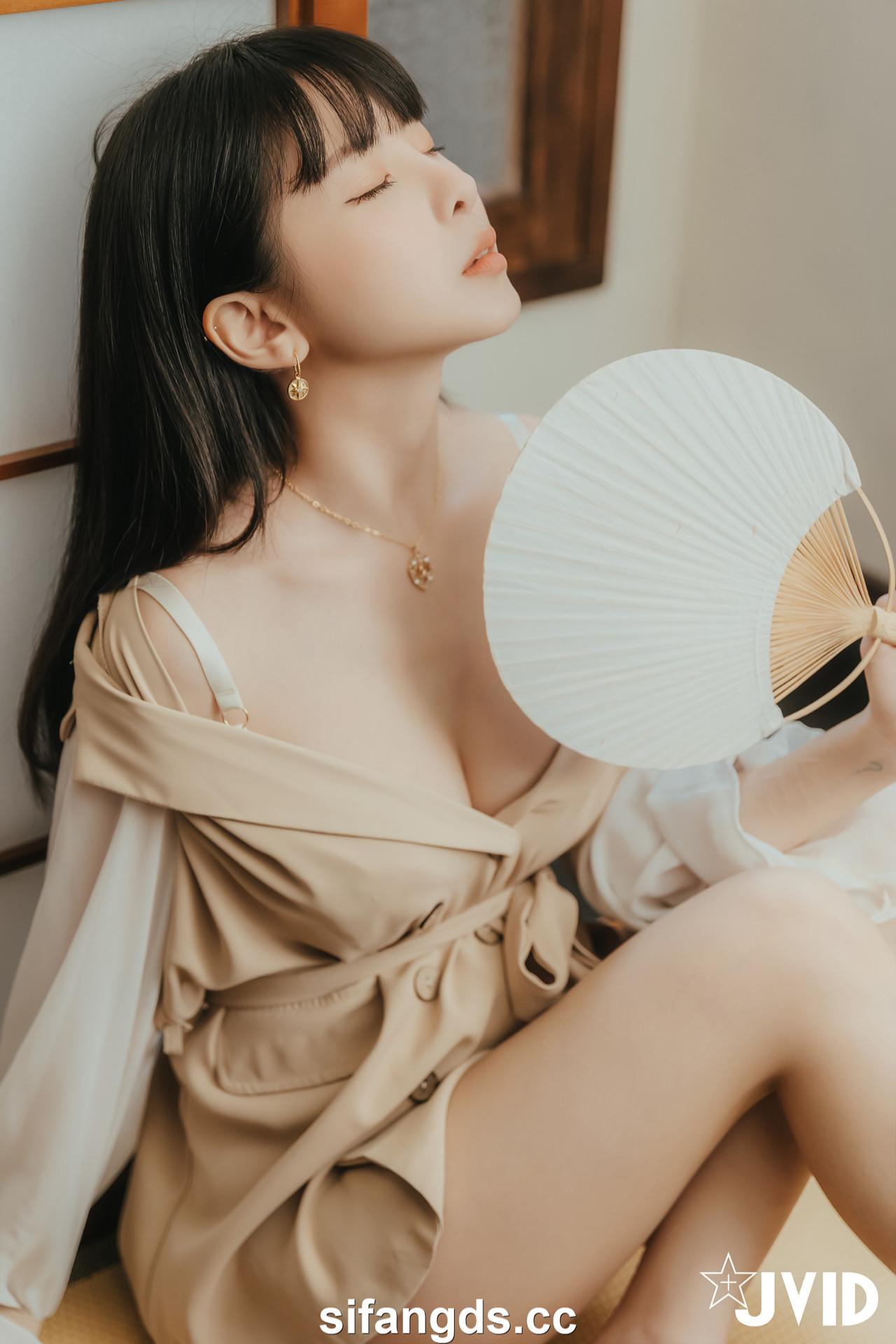 JVID 月台尼Tiny – 🔞女大生交友不慎被學長們酒後亂性😖原本要慶祝Tiny拿到獎學金💰現在身上都是獎學……精🥛🔞 Set.01(8)