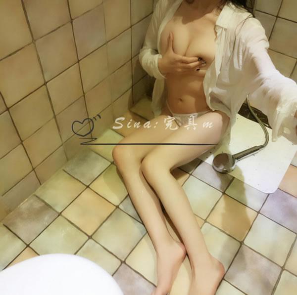 微博嫩妹完具少女w-湿身诱惑衬衣大胆写真(28)