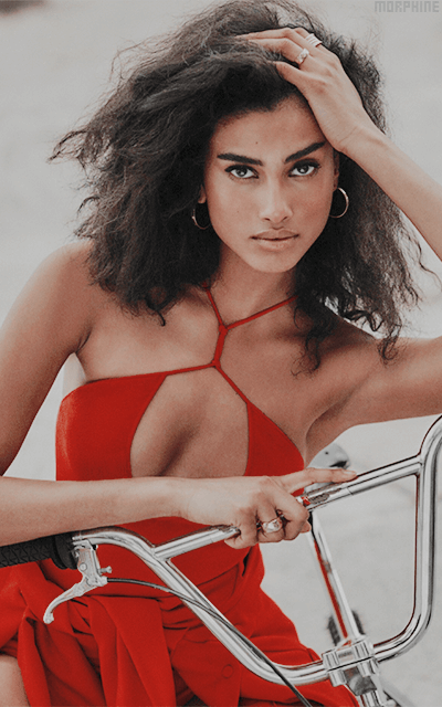 Imaan Hammam - Page 2 S9PGZ5JB_o