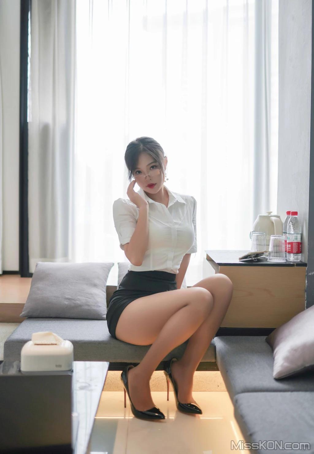 Coser@白烨: 秘书的私人时间2.0 (72 photos )(62)