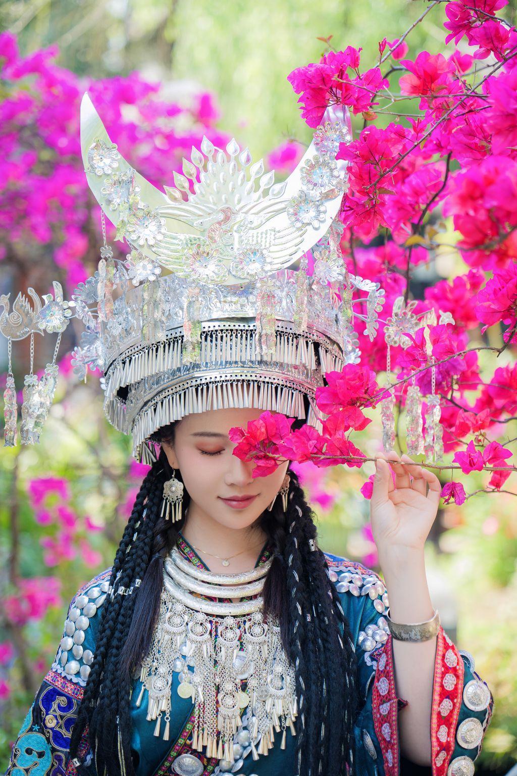 Coser@年年Nnian: 苗疆女孩 (50 photos)(6)