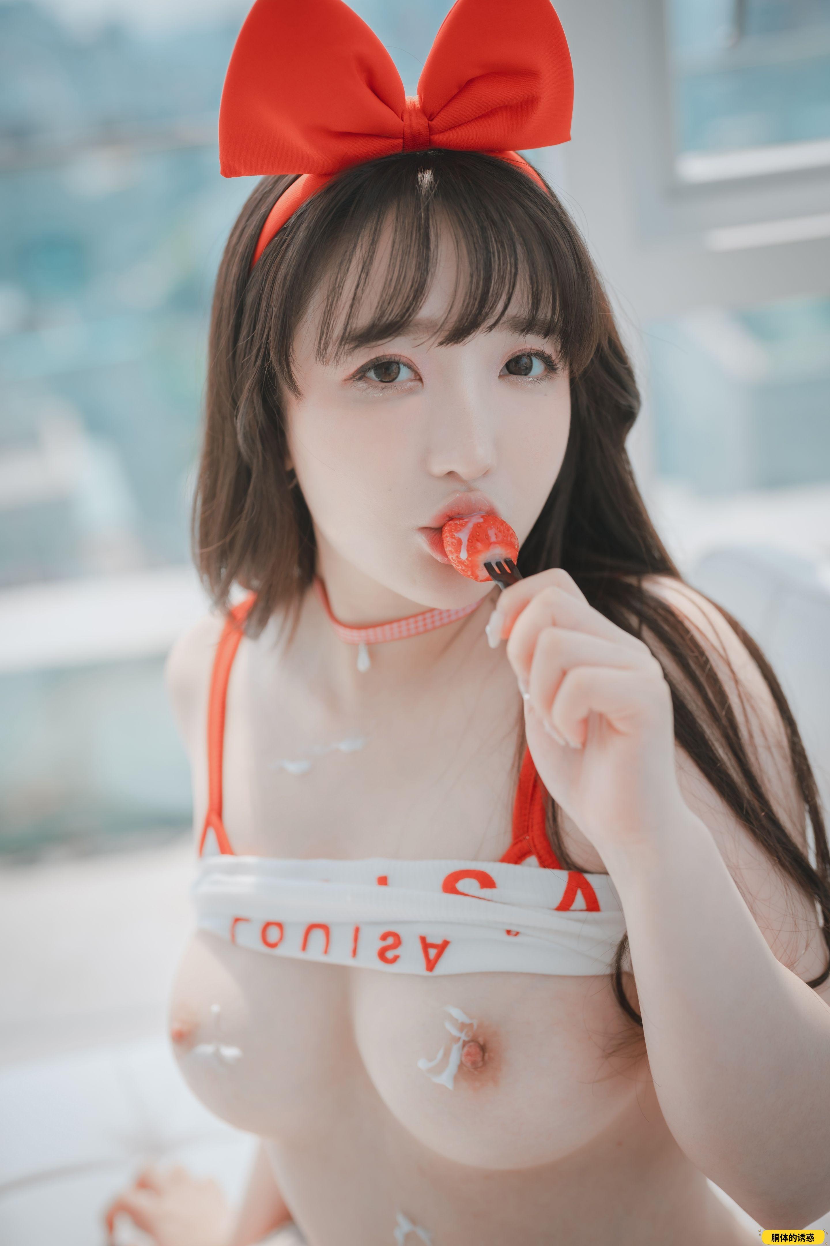 孙乐乐 Strawbeery Girl