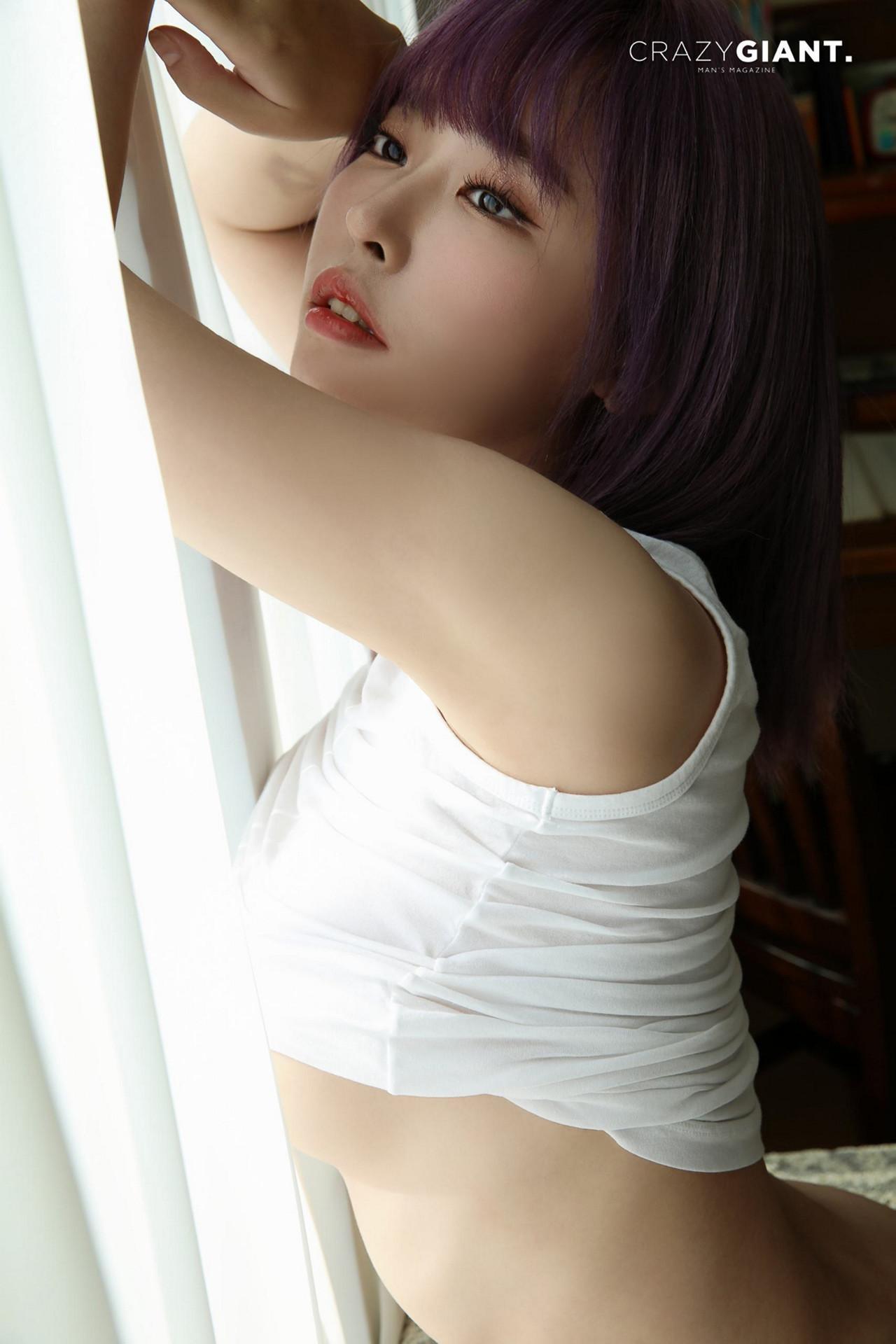 Hanere 하네레, CRAZYGIANT Sexy Photobook Set.01(9)