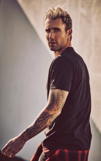 Adam Levine CCp6Go6f_o