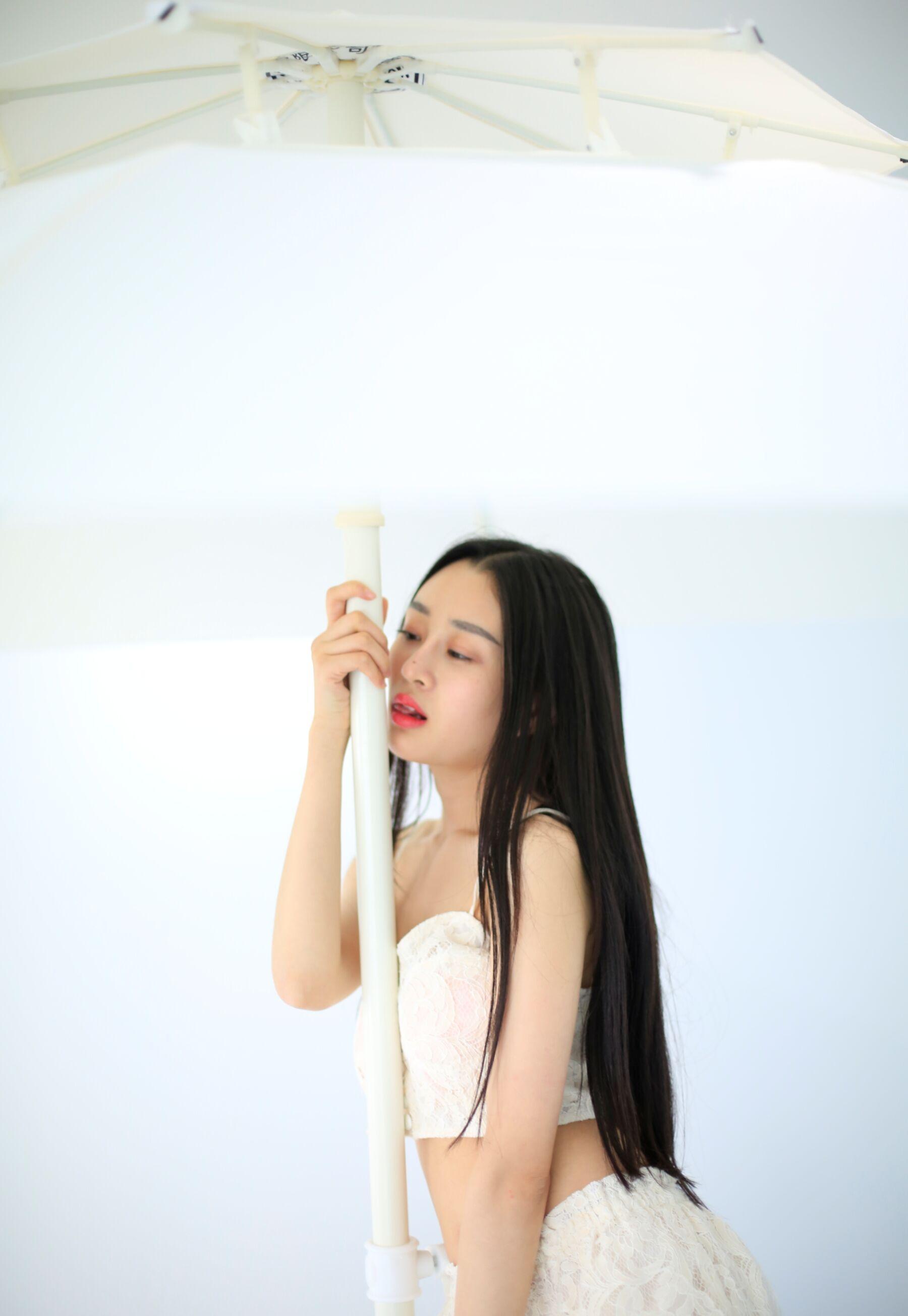 国模套图 素人私房流出(469)