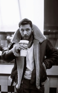 Tom Hardy 5VK3YlgX_o