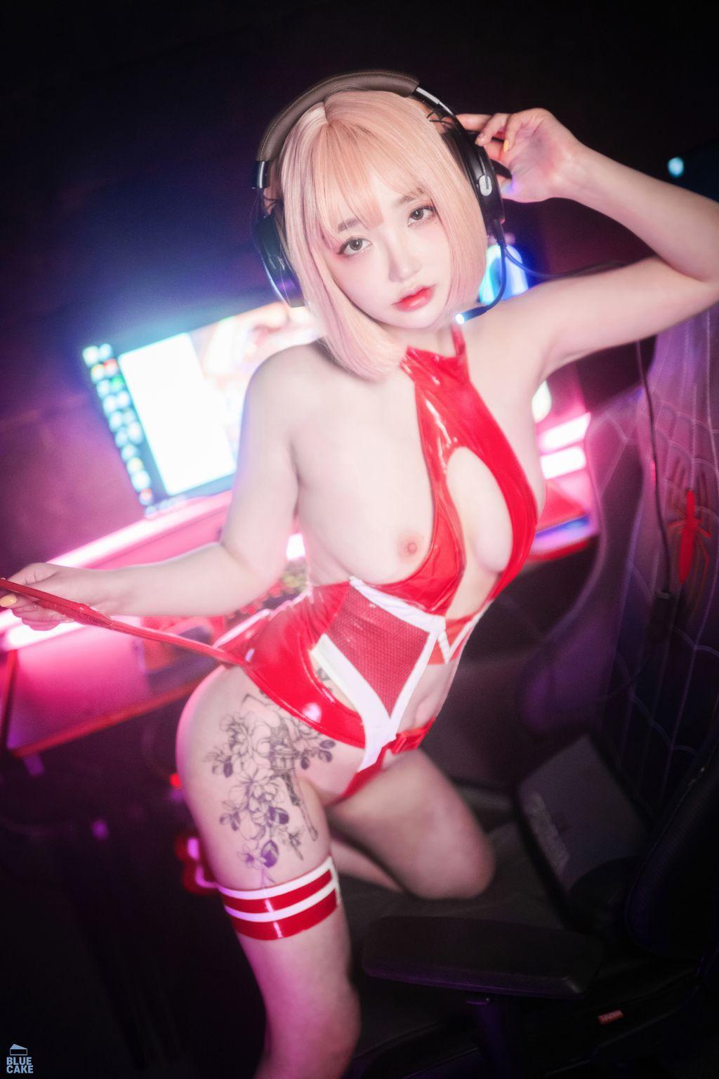 [BLUECAKE] Son Ye-Eun (손예은): Code 002 Mini (88 photos)(51)