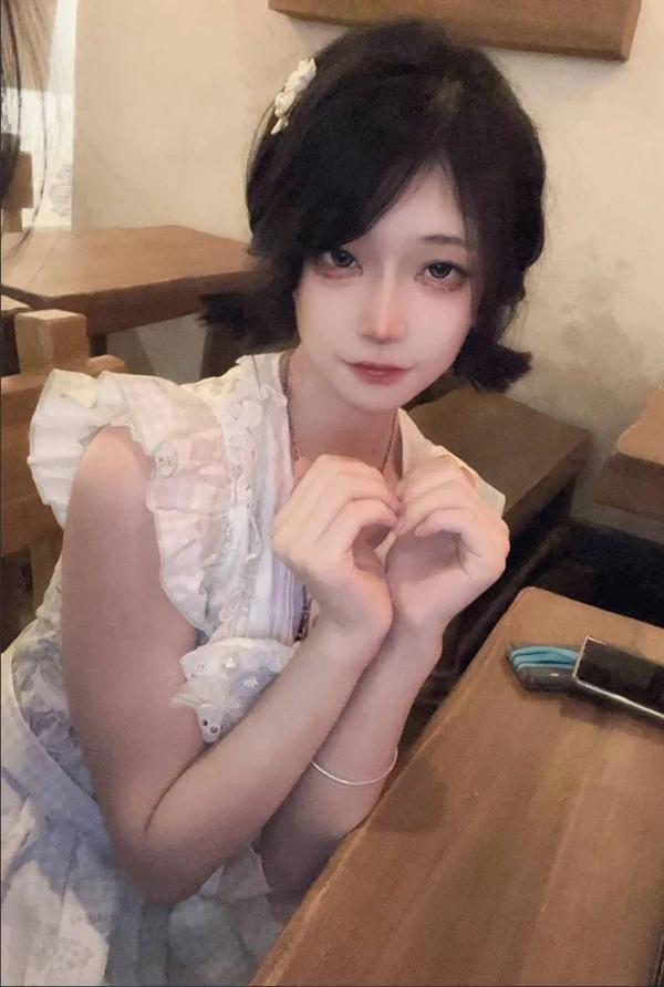 绿帽娇妻白桃+虎皮折耳猫私拍尺度合集(2)