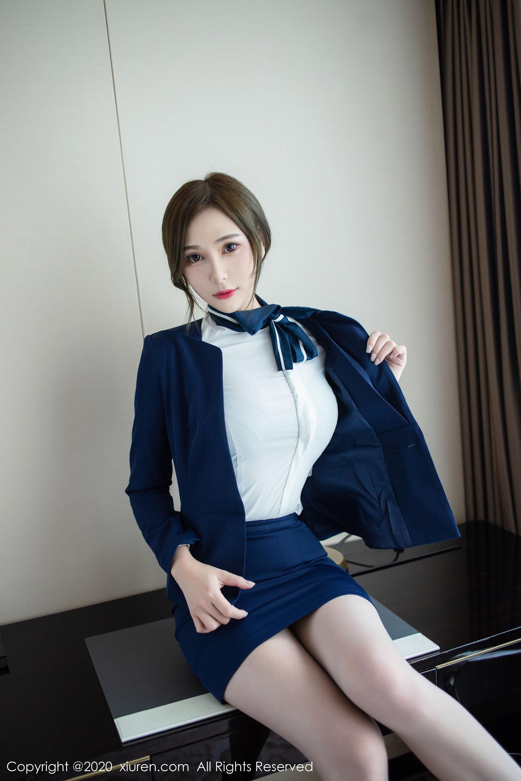 [秀人XiuRen] No.2221 Lavinia肉肉 《性感经典职场制服》 写真集(20)