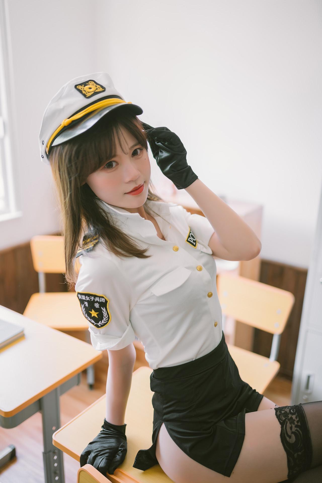 Cosplay 千反田鹿子 日常女警(14)