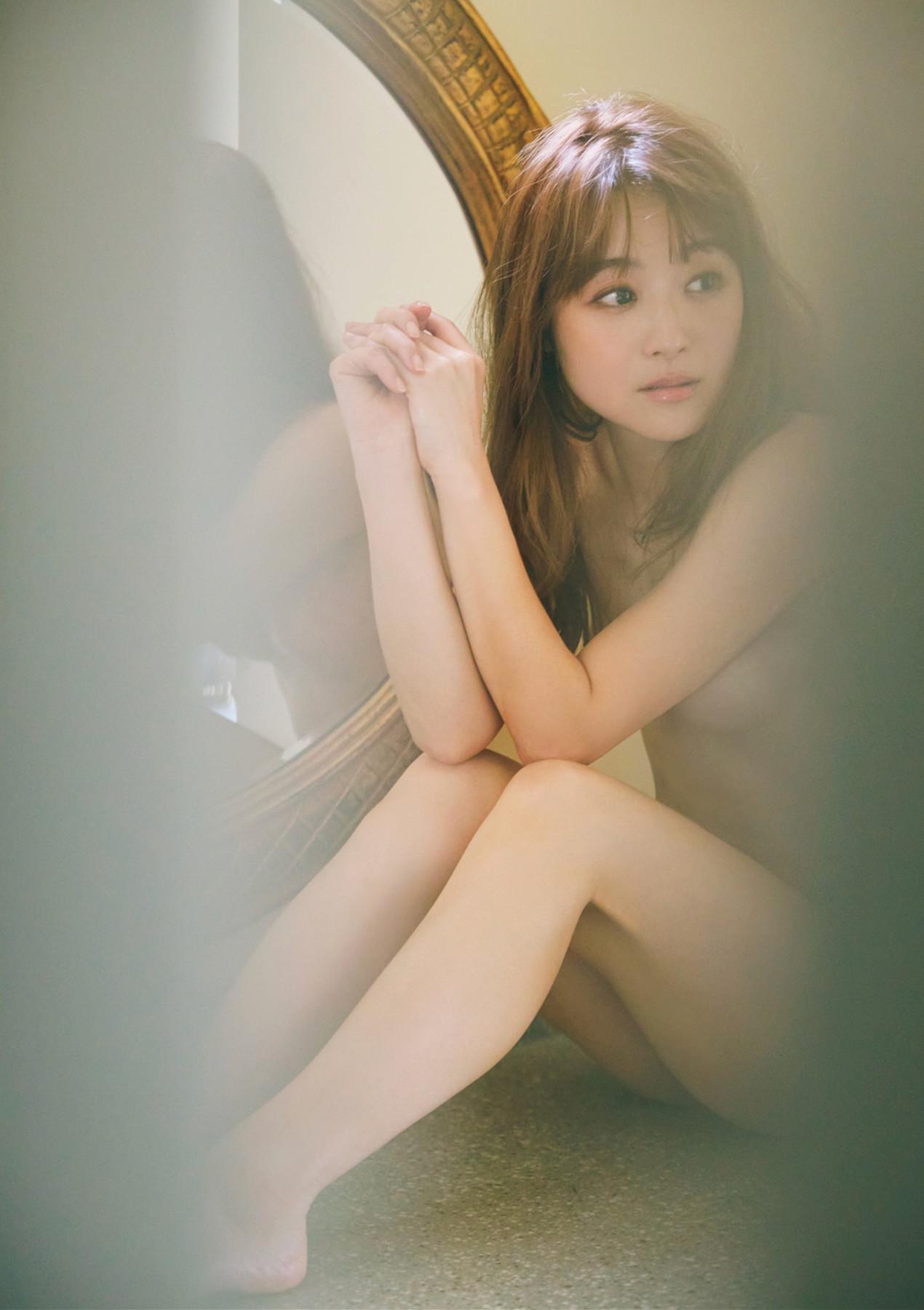 Nana Suzuki 鈴木奈々, 1st写真集 「Vivace」 Set.01(17)