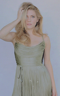 Katheryn Winnick QZFzzmg5_o