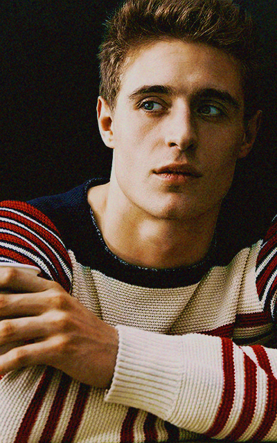 Max Irons ZXmXzyAo_o