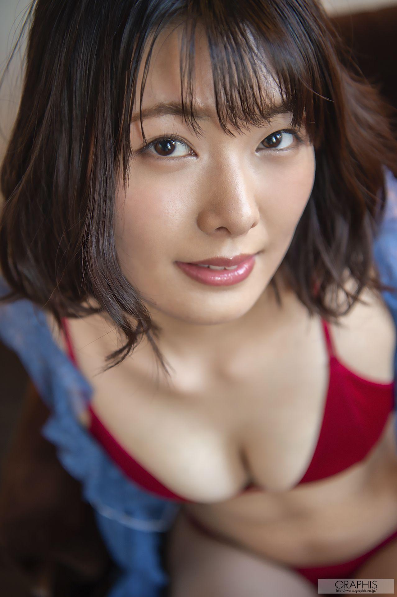 Hinata Koizumi 小泉ひなた(小泉日向) [Graphis] First Gravure 写真集(64)