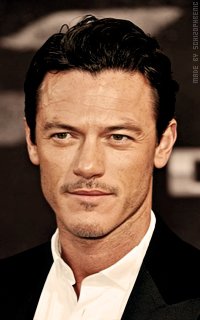 Luke Evans N7K9KSHy_o