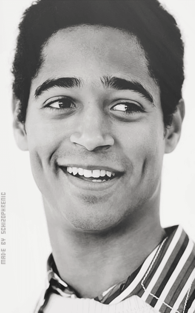 Alfred Enoch YahwRqqT_o