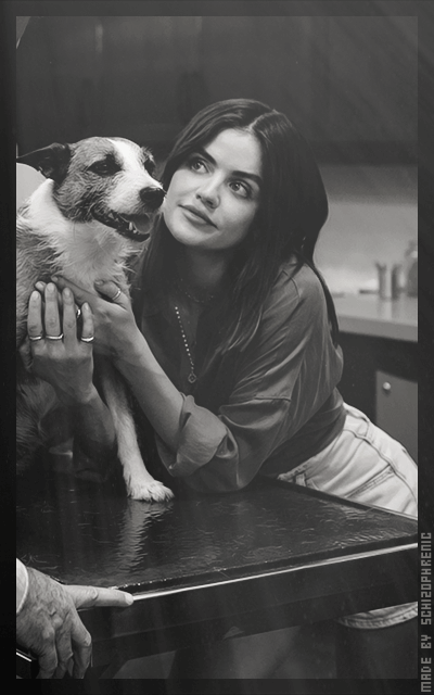 Lucy Hale EOUyVsyW_o