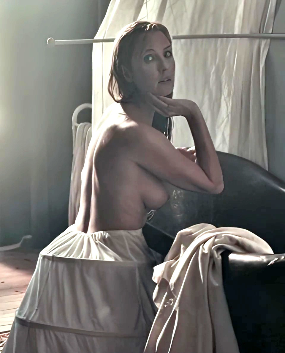 Kelly Reilly Nudes