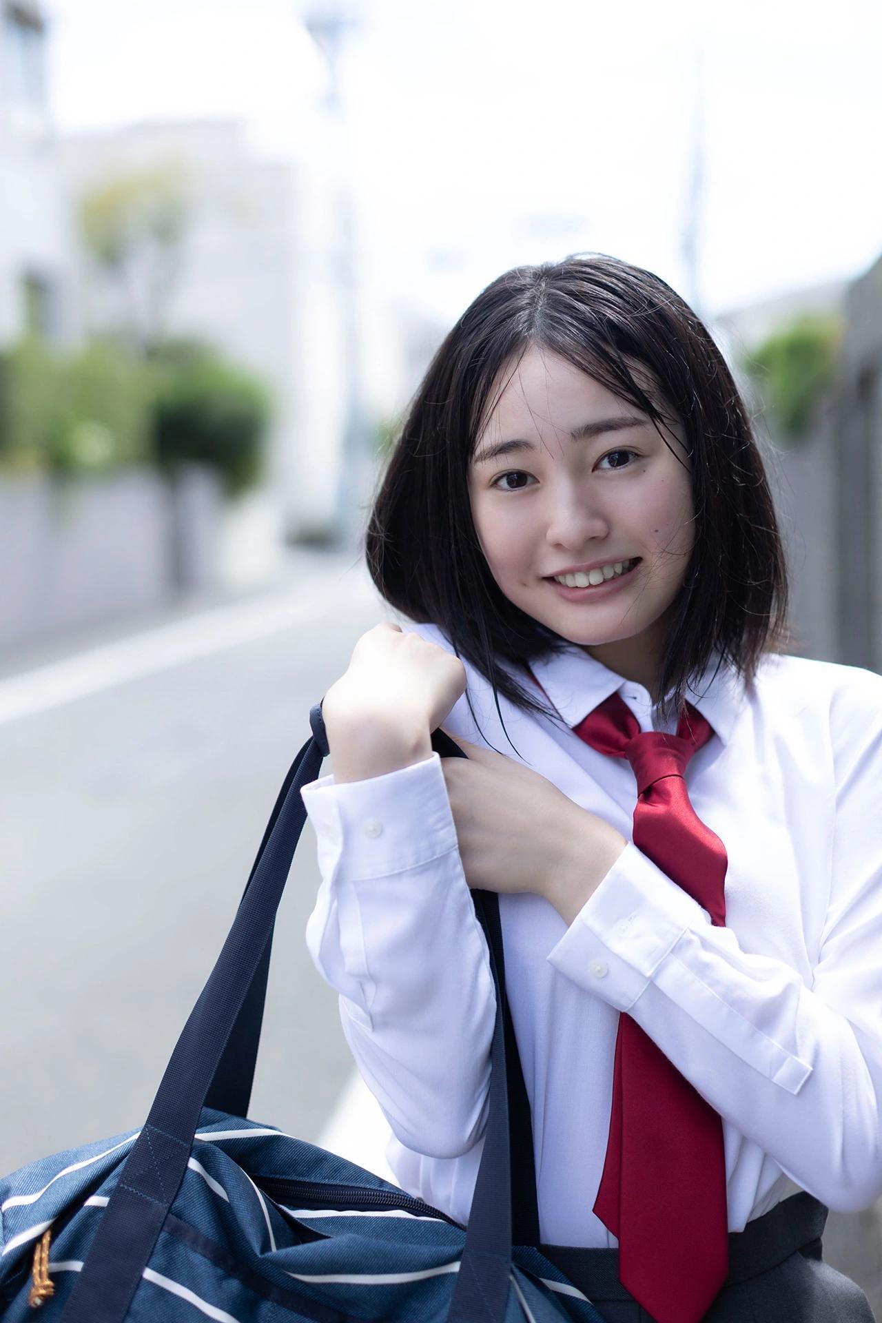 Miu Shirahama 白濱美兎, FLASHデジタル写真集 「ちょっぴりオトナ」 Set.01(2)