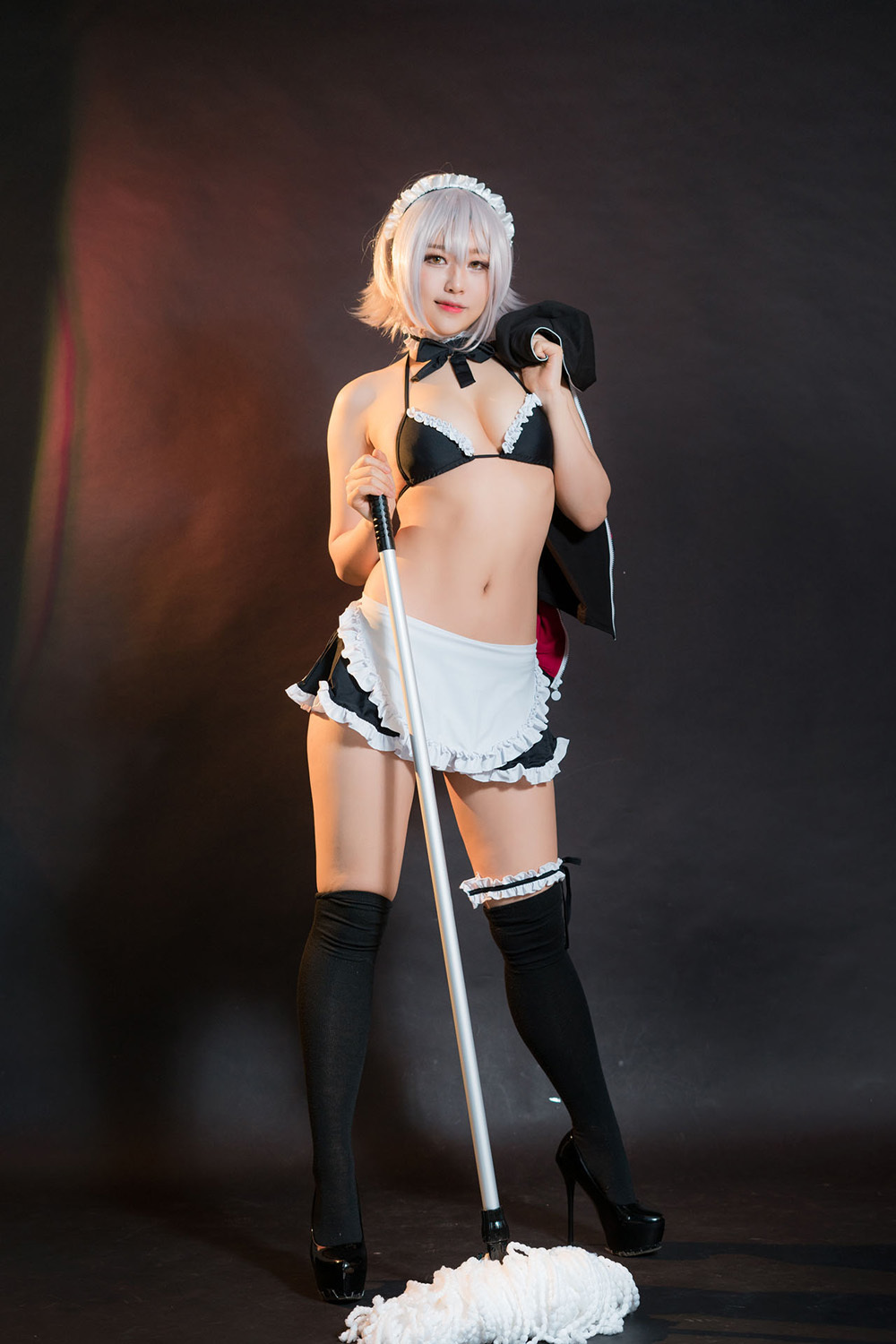 Akhee - Jeanne Alter Maid