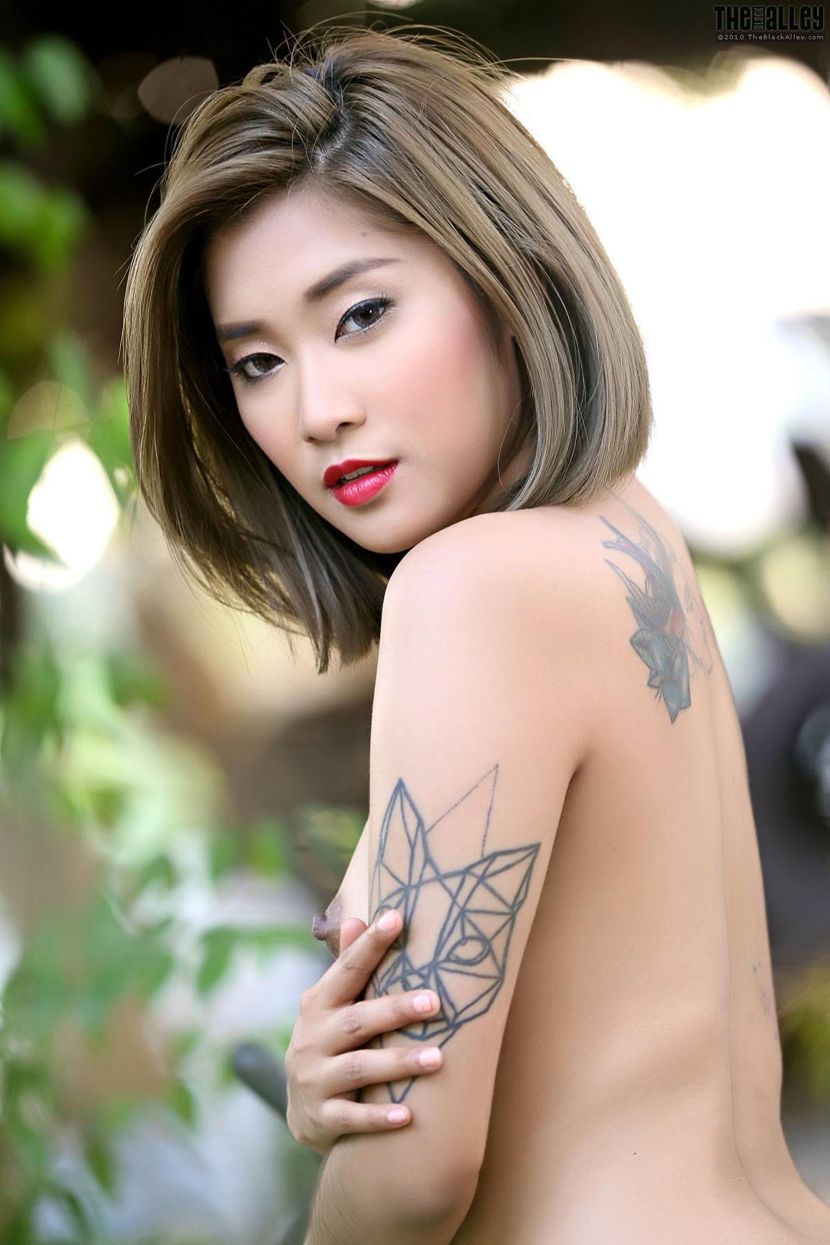 Apple The Black Alley Photobook Set.20(33)