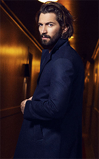 Michiel Huisman EiX7kdWY_o