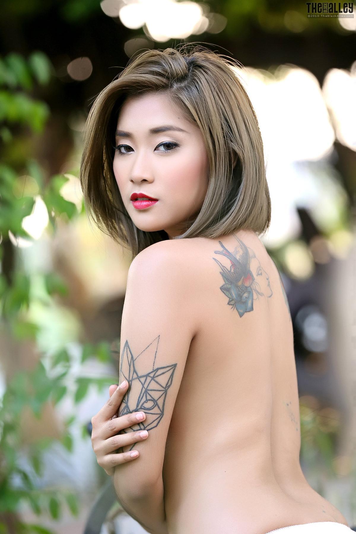 Apple The Black Alley Photobook Set.20(32)