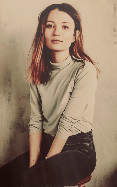 Emily Browning QJA9D3vK_o