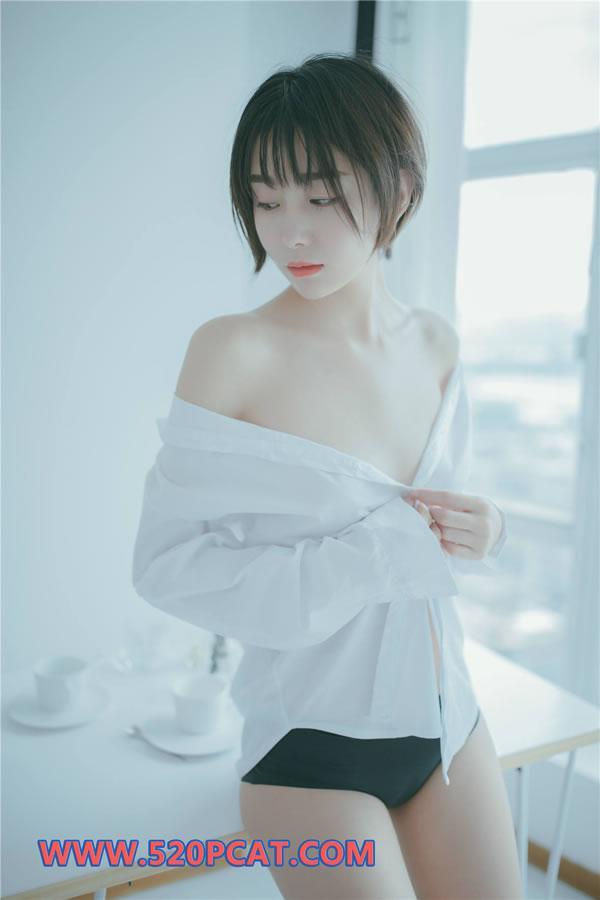 潘多拉NO.233期白衣美女半露私房写真(11)