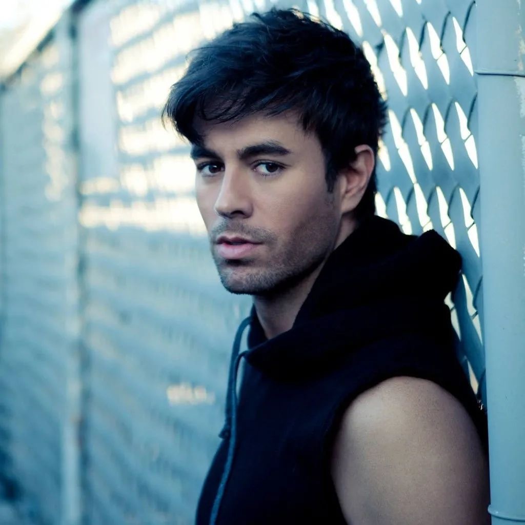 Enrique Iglesias debuts new music video featuring Pitbull - Attitude