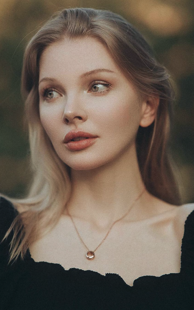 Lili Johansson Xk4lEOSc_o